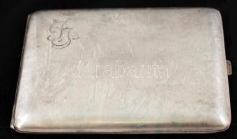 1917 ezüst (Ag.) cigarettatálca, monogramos, jelzett, karcolásokkal, hátoldalán gravírozott aláírásokkal, 9×8 cm nettó:107 g