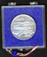 1975. "MTA" 200Ft Ag T:BU Eredeti MNB műanyag tokban, plombával