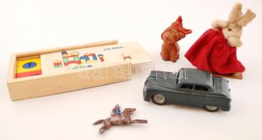 4 db régi játék: kisautó, fém lovas, kutya, nyuszi, fa kirakós játék