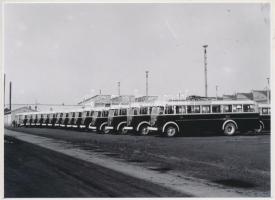 cca 1970 Troli buszok gyártása, Kotnyek Antal (1921-1990) fotóriporter hagyatékában őrzött 3 db nega...