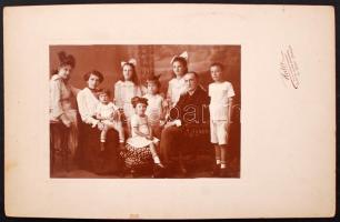 1918. augusztus 3. Szászrégeni szép nagy család, Heiter K.u.K. fényképész műtermében, 14x19 cm, karton 20x32 cm