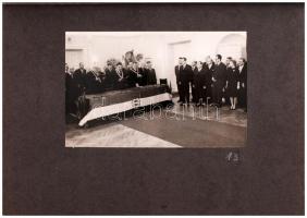 1965 Gödöllő, az Agrártudományi Egyetem fennállásának 20. évfordulója emlékére készült fotóalbum, 42...