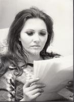 Pécsi Ildikó (1940-) Kossuth- és Jászai Mari-díjas magyar színművésznő, rendező, érdemes és kiváló művész, a Halhatatlanok Társulatának örökös tagja, fotós Máté Magda, jelzett, 18x13cm