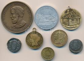 8db-os vegyes tétel, benne plombák, zsetonok, emlékérmek,  Fritz Mihály (1947-) 1988. "MÉE - Pesti árvíz / Wesselényi Miklós" Br emlékérem (42,5mm), ~1990. "Magyarország / Hungarospa Zrt. Hajdúszoboszló" Al emlékérem (32mm) T:vegyes