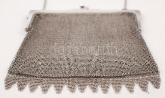 Ezüst (Ag.)színházi táska,  215r., jelzett, 16x17cm /
Silver (Ag.) Theatrical bag, 215r., Signed, 1...