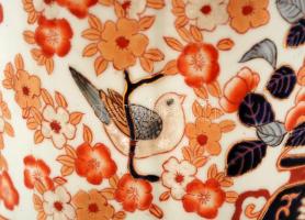 Modern kínai imari mintás United Wilson porcelán váza, máz alatt repesztett, kézzel festett, jelzett...