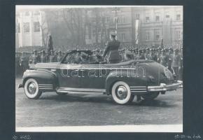 cca 1945-1950 Díszszemle, utólagos nagyítás, kartonra ragasztva, feliratozva, 18x24 cm