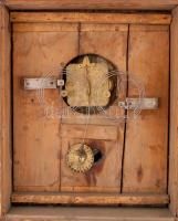 Antik falióra, felhúzó nélkül, sérült porcelán  számlappal, és házzal, nem működik, hátsó fa borítás...