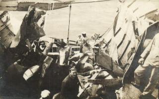 SMS Csepel osztrák-magyar torpedónaszád torpedótámadás után a dokkban / Austrian-Hungarian torpedo ship after torpedo attack, photo