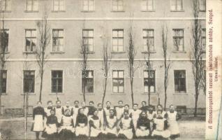 Szeged, Miasszonyunk nevezeti iskolanővérek zárdája, udvar, csoportkép (Rb)