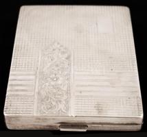 Ezüst(Ag) cigarettatárca virágmotívumos díszítéssel, jelzett, nettó: 136,3 g / Silver(Ag) cigarette case, marked, 136,3 g