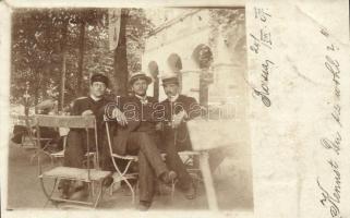 24 db RÉGI motívumlap, vegyes minőség két fotóval; üdvözlő, humor, uralkodó, művész / 24 old motive ...