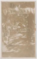 cca 1930-1940 K.I.E. nemzetközi konferencia, a Szikszai György Cserkészcsapat Kisújszállás fotója, hátoldalon feliratozva, 11x7 cm