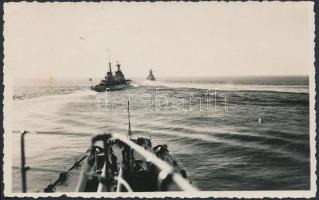 1937 Hadihajók a tengeren, hátoldalon feliratozva, 9x15 cm / 1937 Warships, 9x15 cm