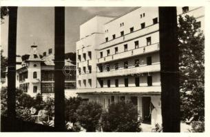 10 db MODERN román városképes lap az 1950-es és 1960-as évekből / 10 modern Romanian town-view postc...