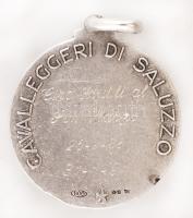 Ezüst (Ag.)Saluzzoi könnyűlovasság címeres medál, (Cavalleggeri di Saluzzo) jelzett, 8,8gr., d:2,5cm...