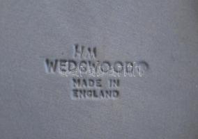 Gyertyamotívumos Wedgwood bisquit porcelán karácsonyfadísz, d: 5,5 cm