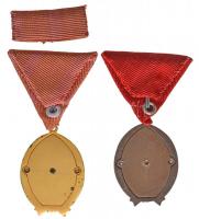 1964. "Munka Érdemrend" arany fokozata, aranyozott Br kitüntetés miniatűrrel szalagsávon e...