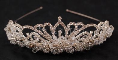 Dekoratív menyasszonyi diadém, szép állapotban