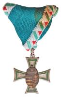 1992. "Honvédelemért Kitüntető Cím III. osztálya" zománcozott ezüstözött kitüntetés kissé szennyezett mellszalagon T:2 Hungary 1992. "Title of Merit For Defence 3rd grade" enamelled silvered decoration with dirty ribbon C:XF NMK 793.