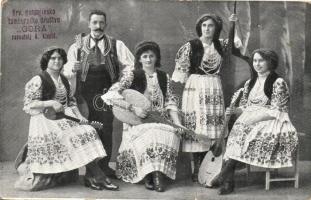 Hrv. Gospojinsko Tamburasko Drustvo Gora / Croatian female folk music group (fa)