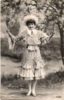 18 db RÉGI motívumlap; hölgyek, gyerekek / 18 old motive cards; lady, children