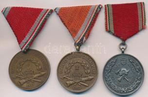 1958. "V, X, XV Éves Önkéntes Tűzoltói Szolgálatért / Belügyminisztérium Országos Tűzrendészeti Parancsnoksága" fém és Br kitüntetések (3x) mellszalagon (35mm) T:2