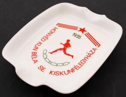 Alföldi hamuzó tálka "1955 Honvéd Kun Béla SE. Kiskunfélegyháza" felirattal, matricás, jel...