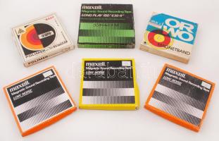 6 db különféle régi magnószalag, felvételekkel, saját dobozaikban