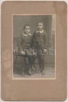2 db, gyermekeket ábrázoló századfordulós fotó 17x11 cm