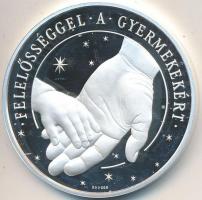 2004. "MKB Jelen a jövendő / Felelősséggel a gyermekekért" jelzett Ag emlékérem eredeti dí...