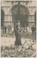 1931 A Szent Márk téren. Fotólap.