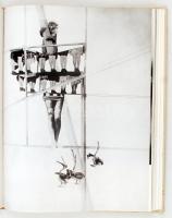 Moholy-Nagy László: Vision in motion. Chicago, 1947. Paul Theobald. 372p. Egészvászon kötésben / In ...