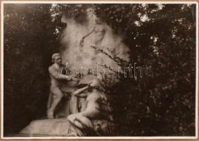 1939 Dobl Géza építész, művész: Chopin emlékmű fotója. Üvegezett keretben 22x19 cm