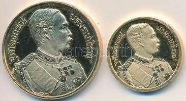 Thaiföld DN "V. Rama király" aranyozott fém emlékérem pár a Magyar Pénzverő kiadásában (25mm,19mm) T:2 (PP) Thailand ND "King Rama th Fifth" gilt metal medal pair, issue of the Hungarian Mint (25mm,19mm) C:XF (PP)