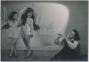 cca 1935 Leichtner Erzsébet vintage fotója Szentpál Olga tánccsoportjának tagjairól, pecséttel jelze...