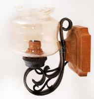 Dekoratív falilámpa, kovácsoltvas tartóval, m: 27 cm