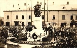 Püspökladány, Hősök szobra, photo