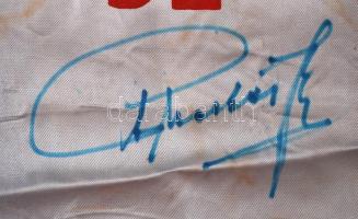 1993 Puskás Ferenc (1927-2006) aláírása egy Kunszállás SE sportzászlón