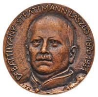 Miletics Katalin Janka (1942-) DN "Dr. Battyhány-Strattmann László 1870-1931" Br plakett (92mm) T:1- Hungary ND "László Battyhány-Strattmann, Dr. 1870-1931" Br plaque. Sign.: Katalin Janka Miletics (92mm) C:AU
