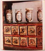 Nékám Lajosné: Régi magyar patikák. Bp., 1971, Corvina. Kiadói egészvászon kötésben fedőborítóval