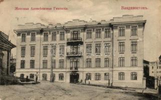 8 db régi orosz képeslap / 8 pre-1945 Russian postcards, mixed quality