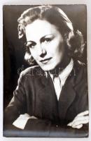 Fényes Alice (1918-2007) magyar színésznő fotója, 14x9cm