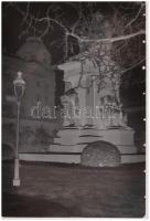 cca 1940 Budapesti szobrokról készült negatívok, 8 db felvétel, 3x6 cm és 9x6 cm közötti méretekben
