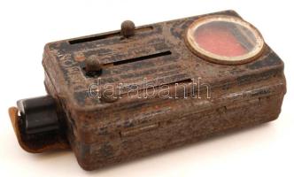 Régi Daimon zseblámpa, rozsdás, 11x6x4 cm