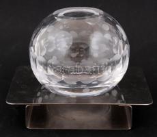 Pöttyökkel díszített üvegváza, fém talapzattal, karcolásnyomokkal, d: 11 cm, m: 8,5 cm
