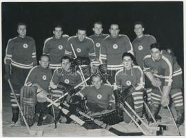 1954 Hokicsapat fotója, 8x11 cm