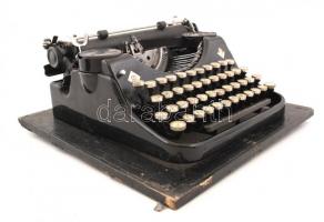 cca 1930 Mercedes Prima írógép magyar billentyűzettel, jelzett, jó állapotban, működik, 34×33 cm