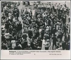 cca 1960-1980 5 db vegyes MTI fotó (rendezvények, híres emberek, stb.) + 1 db fénykép a svéd fotográ...