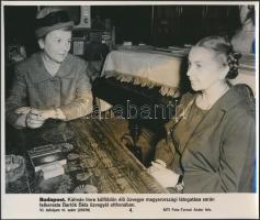 cca 1960-1980 5 db vegyes MTI fotó (rendezvények, híres emberek, stb.) + 1 db fénykép a svéd fotográ...